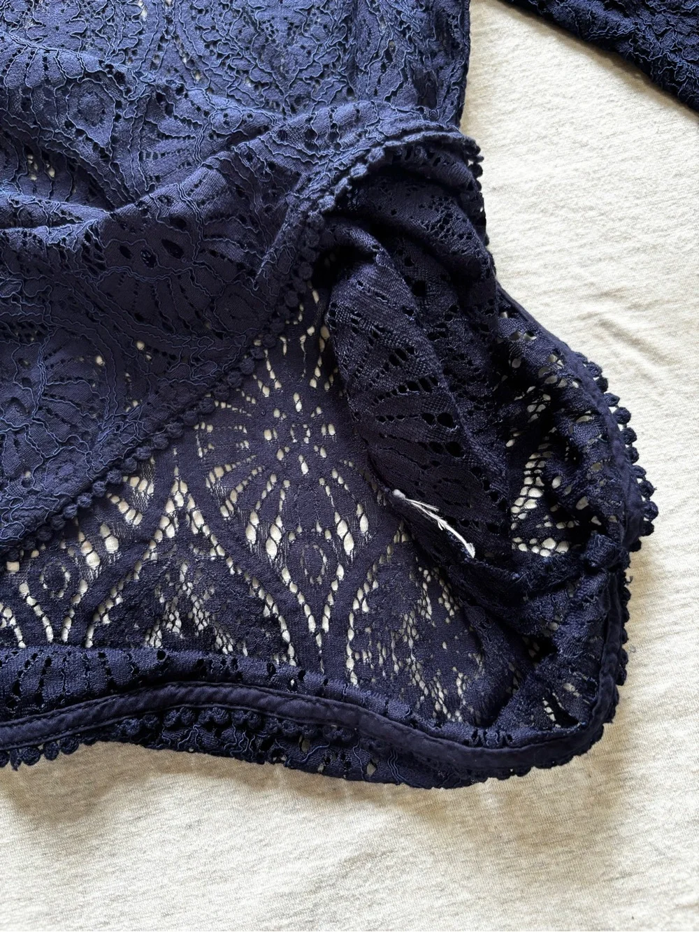 Banana Republic Navy Lace Eyelet Bell Sleeve Blouse Top Size Large